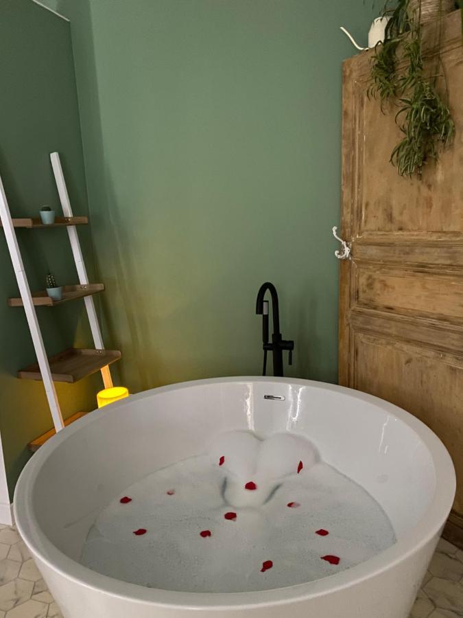 Bed and Breakfast Hypolite Avesnes-sur-Helpe Exterior foto